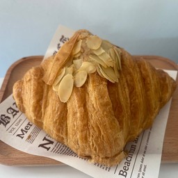 ครัวซองต์อัลมอนด์