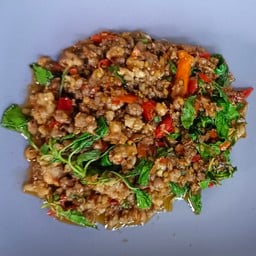 กะเพราหมูสับเป็นกับข้าว