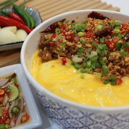 ข้าวไข่ข้น หมูสับคั่วพริกเกลือ