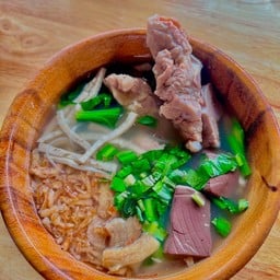 ราชินี ก๋วยจั๊บอุบล บ้านเก่า ซอย3