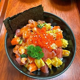 ชิราชิด้ง (ข้าวหน้าปลาดิบรวม)