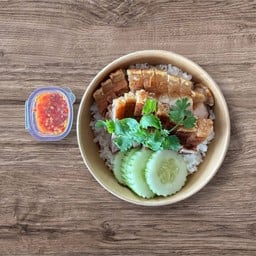 ข้าวหมูกรอบน้ำจิ้มซีฟู้ด