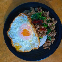 กะเพราไฟอ่อนๆ