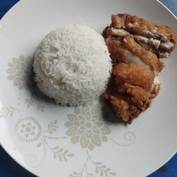 ข้าวไก่ทอดน้ำปลา