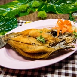 ปลากะพงทอดน้ำปลา