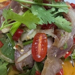 ยำคอหมูย่าง