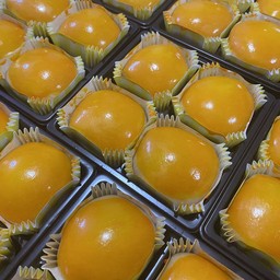 เปี๊ยะลาวาไข่เค็ม