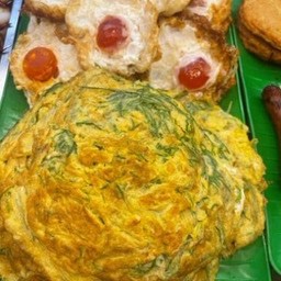 ราดไข่ชะอมทอด(มีน้ำพริก)