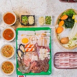ชุดหมูกระทะ 279 ผัก1 น้ำจิ้ม 1 ขวด น้ำซุป 1 ถุง