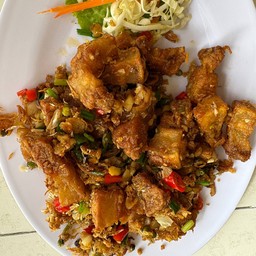 ข้าวหมูสามชั้นคั่วพริกเกลือ