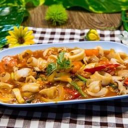 ปลาหมึกผัดไข่เค็ม