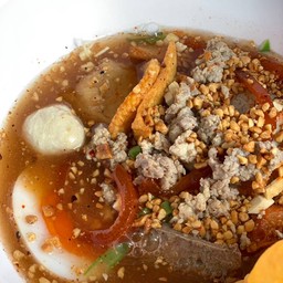 ก๋วยเตี๋ยวต้มยำสุโขทัย+ไข่เป็ดครึ่งฟอง