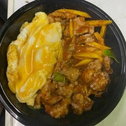 หมูชิ้นผัดพริกแกงหน่อไม้ + ไข่ข้น