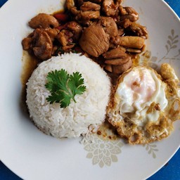 กะเพราไก่ราดข้าว+ไข่ดาว