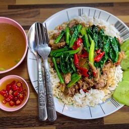 ข้าวคะน้าขาหมู