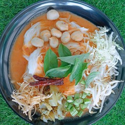 ขนมจีนน้ำยากะทิผสมน้ำยาถั่ว