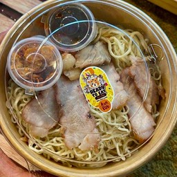หอมหมี่หมูอบ กระเทียมเจียว