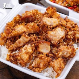 สามชั้นทอดกระเทียม