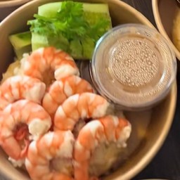 ข้าวหน้ากุ้งแกะ ราดมันกุ้งเยิ้มๆ