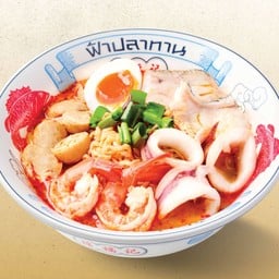ก๋วยเตี๋ยวต้มยำน้ำข้นปลาเก๋าทะเลรวมมิตร กุ้ง,ปลาหมึก