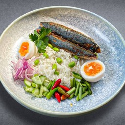 ข้าวขยำน้ำพริกกะปิ ปลาทูทอด