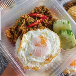 คั่วกลิ้ง หมูสับ ราดข้าว