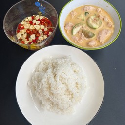 แกงกะทิหมูเด้ง