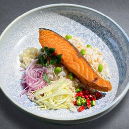 ข้าวยำแซลมอน พริกสดซอส 3 ฤดู