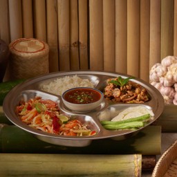 Bento D2 ส้มตำปู+ลาบหมู+ข้าวเหนียว