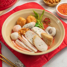 ก๋วยเตี๋ยวลูกชิ้นปลาเย็นตาโฟ พิเศษ