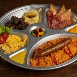 ข้าวผัดเมกันเนื้อย่าง