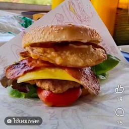เบอร์เกอร์เนื้อชีส