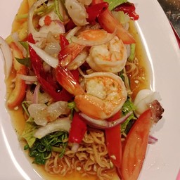 ยำมาม่าทะเล