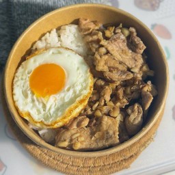 ครัวปลาทู-บ้านกลาง