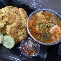 ข้าวแกงส้มกุ้งผักรวม ไข่เลือกได้