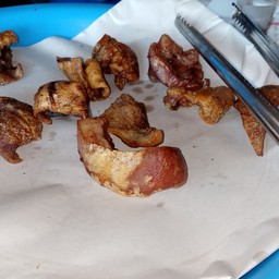 คางหมูย่าง