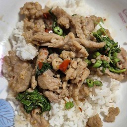 ข้าวราดกะเพราหมูนุ่ม