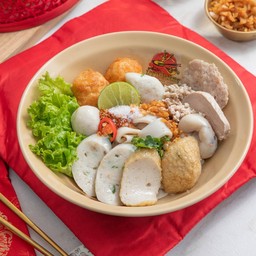 เส้นปลาลูกชิ้นปลา เพิ่มหมู 3 อย่าง