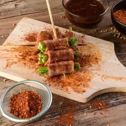 เบคอนพันหน่อไม้ฝรั่ง