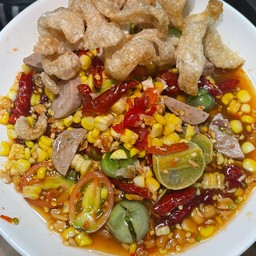 ตำข้าวโพดหมูยอแคปหมู