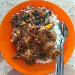 ข้าวราดเป็ดผัดโหระพา