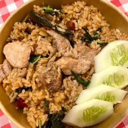 ห้องข้าวกะเพราไข่ ท่าพระ