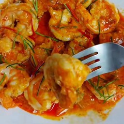 ฉู่ฉี่กุ้งราดข้าว