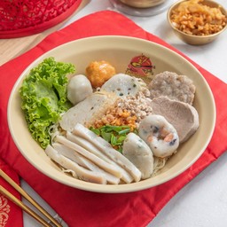 ก๋วยเตี๋ยวลูกชิ้นปลา เพิ่มหมู 3 อย่าง