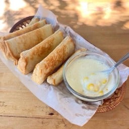 ปังปิ้งครีมข้าวโพด Butter Toast With Creamy Corn Dipping