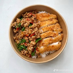 ข้าวราดกระเพรา ไก่กรอบ