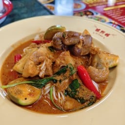 ขนมจีนแกงไก่ทิชชา