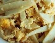 ข้าวหน่อไม้ผัดไข่หมึก