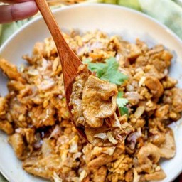 ข้าวหมูนุ่มกระเทียม