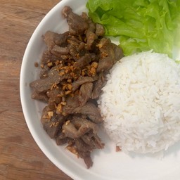 ข้าวหมูทอดกระเทียมพริกไทย